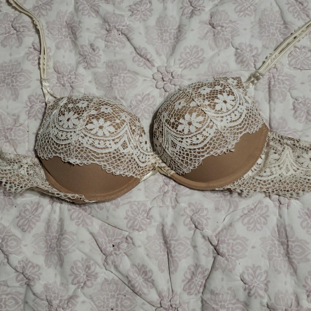 Bombshell Victoria secret bra 34 B
